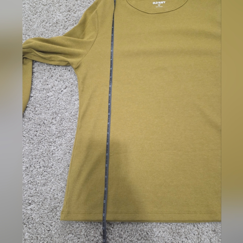 Snug Long-Sleeve Crew-Neck T-Shirt - Picture 4 of 11